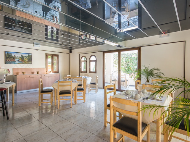 фотографии отеля Niriedes-Dionyssos Village изображение №11