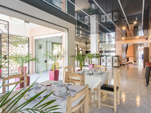 фото отеля Niriedes-Dionyssos Village изображение №9