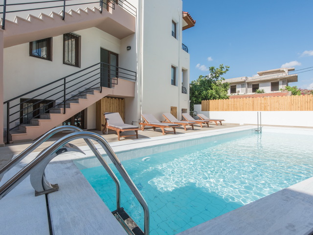 фото Niriedes-Dionyssos Village изображение №2