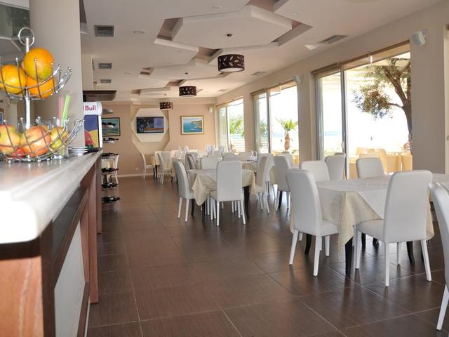 фотографии отеля Coral Hotel & Resort изображение №23
