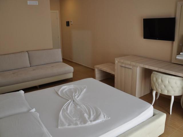 фотографии отеля Coral Hotel & Resort изображение №15