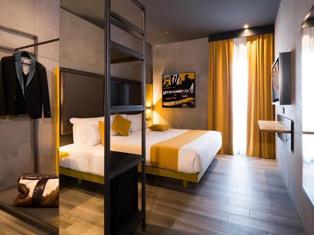 фотографии J24 Hotel Milano изображение №8