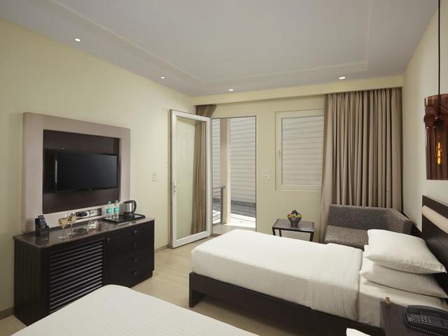 фото отеля The Acacia Morjim Ocean Front изображение №33