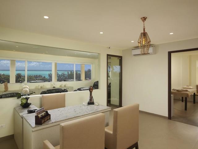 фото отеля The Acacia Morjim Ocean Front изображение №25