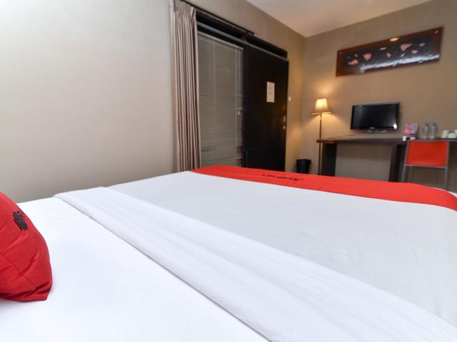 фото отеля RedDoorz Plus @ Raya Legian изображение №17