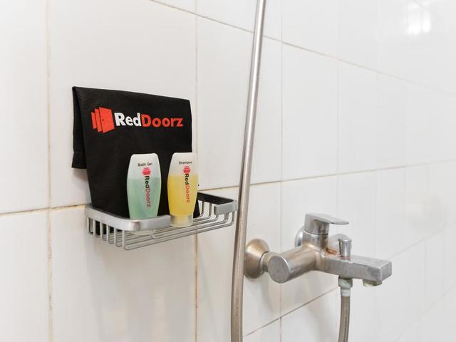 фото RedDoorz Plus @ Raya Legian изображение №14