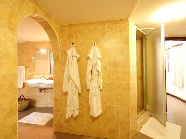 фото отеля Cote D'Or Lodge изображение №13