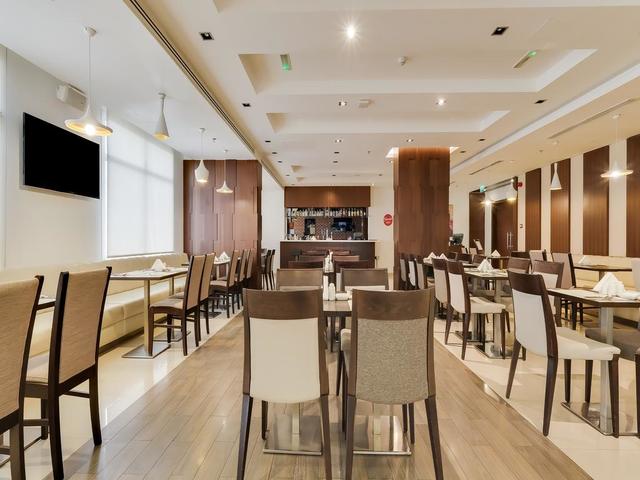 фото отеля Action Hotel Ras Al Khaimah (ex.Capital O 187 Action Hotel, Ras Al Khaimah; Tulip Inn Ras Al Khaimah)  изображение №13