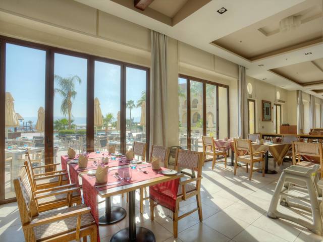фото Grand Tala Bay Resort (ex. Grand Swiss-Belresort Tala Bay Aqaba; Radisson Blu Tala Bay Resort) изображение №18