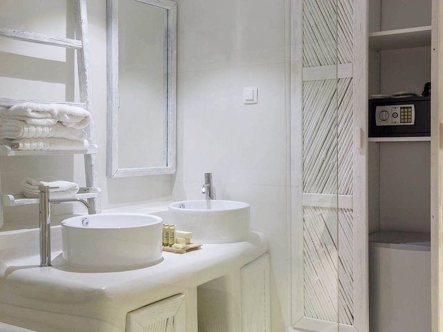 фото Three Shades Mykonos изображение №22