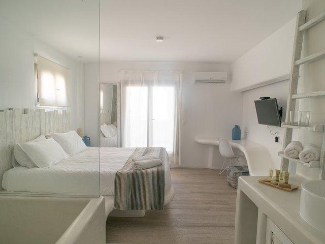 фото Three Shades Mykonos изображение №2