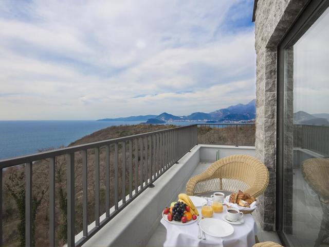 Vivid Blue Serenity Resort