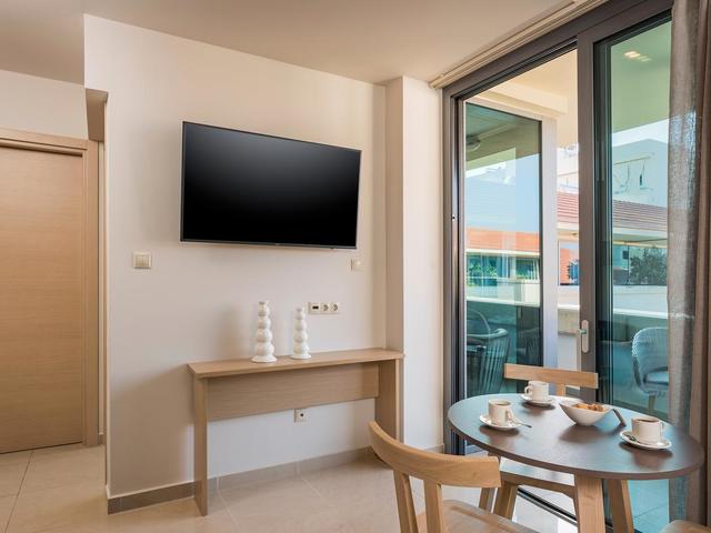 фотографии отеля Trianon Luxury Apartments and Suites изображение №27