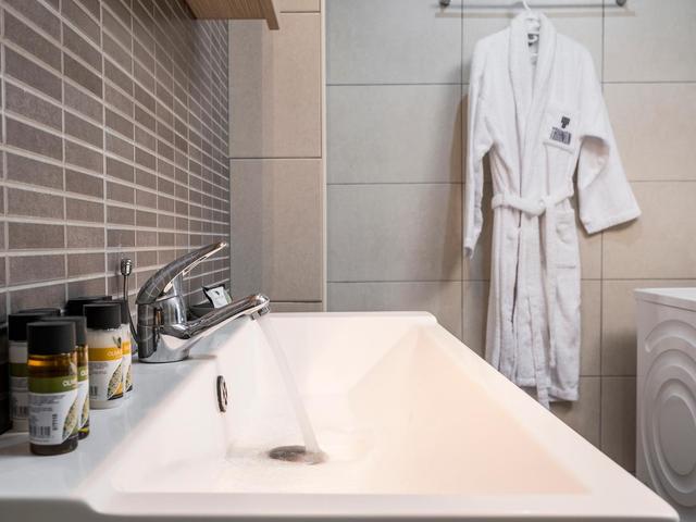 фото отеля Trianon Luxury Apartments and Suites изображение №13
