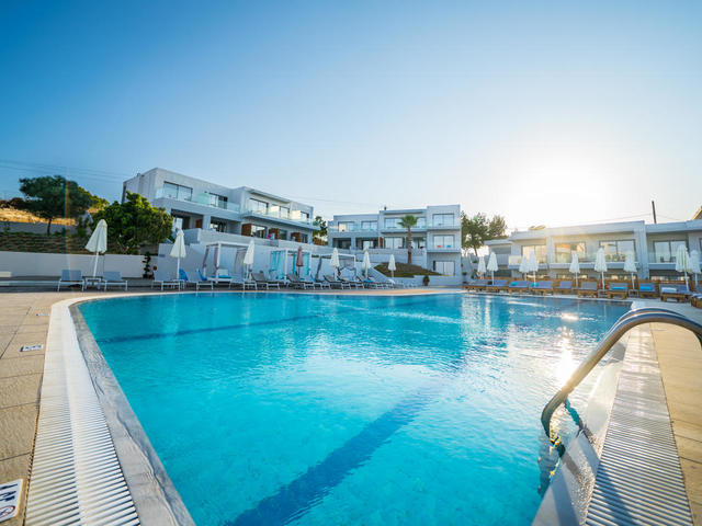 фото отеля Harmony Crest Resort изображение №1