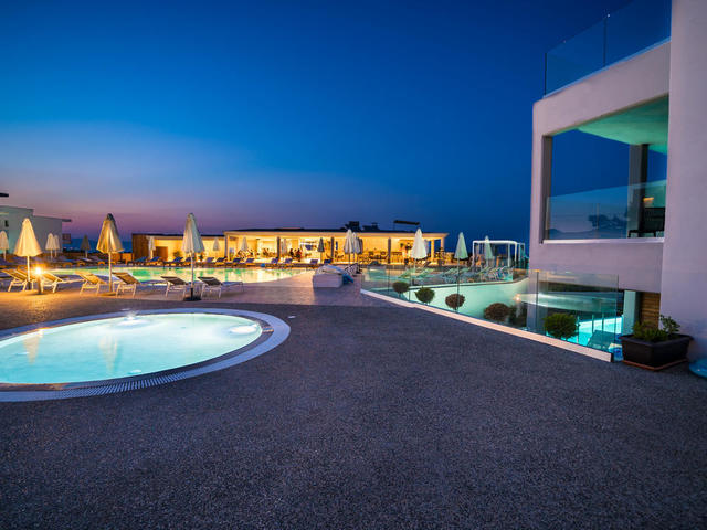 фото отеля Harmony Crest Resort изображение №17