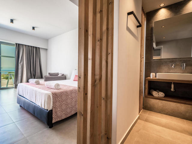 фото отеля Harmony Crest Resort изображение №9