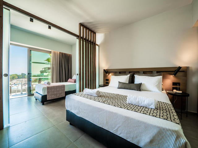 фото отеля Harmony Crest Resort изображение №5