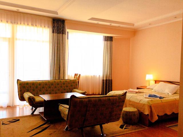 фото отеля Три короны (Tri korony) изображение №17