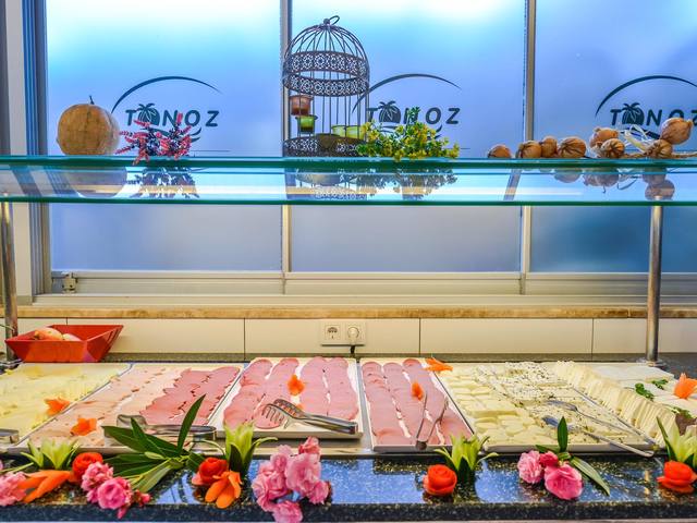 фото Tonoz Beach изображение №26