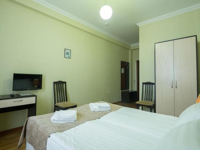 фото Green Hosta (Грин Хоста) изображение №30