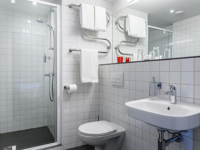 Отель Азимут (Azimut) 4* (Санкт-Петербург) — бронирование номеров 2023 ...