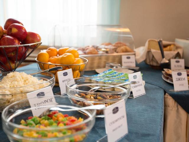 фото 40-й меридиан Яхт-клуб (40-i Meridian yacht club) изображение №30