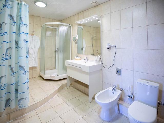 фото 40-й меридиан Яхт-клуб (40-i Meridian yacht club) изображение №22