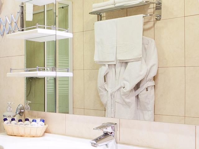 фото 40-й меридиан Яхт-клуб (40-i Meridian yacht club) изображение №18