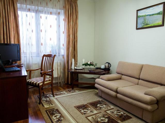 фото 40-й меридиан Яхт-клуб (40-i Meridian yacht club) изображение №6