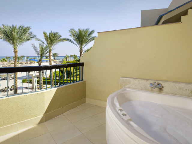 фото отеля Coral Sea Holiday Resort & Aqua Park (ex. Coral Sea Holiday Village Resort) изображение №21