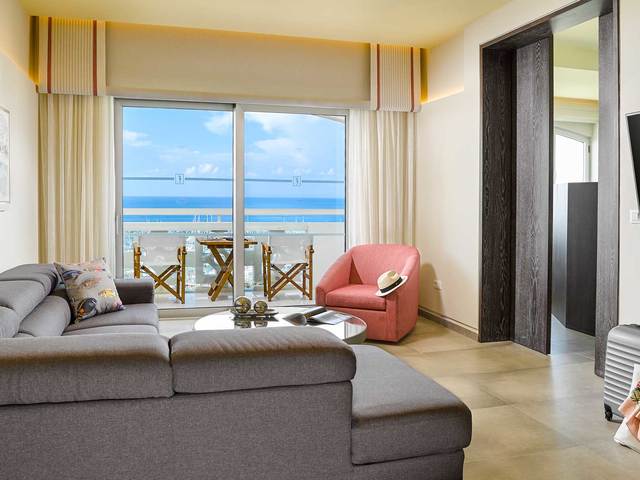фото отеля St. Raphael Resort изображение №29