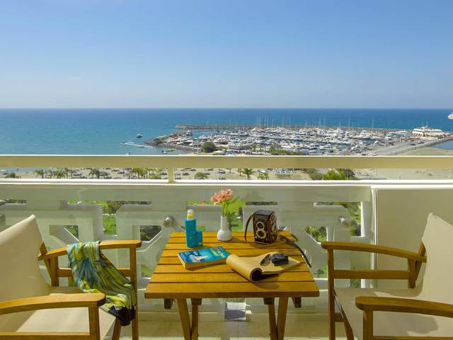 фото отеля St. Raphael Resort изображение №25