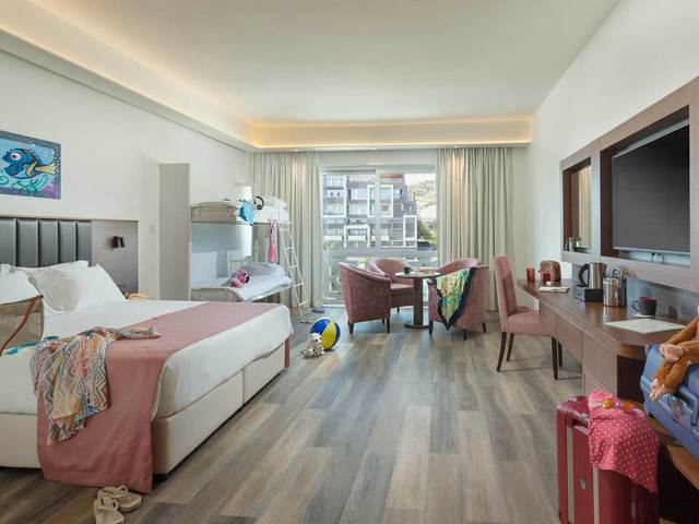фотографии St. Raphael Resort изображение №24