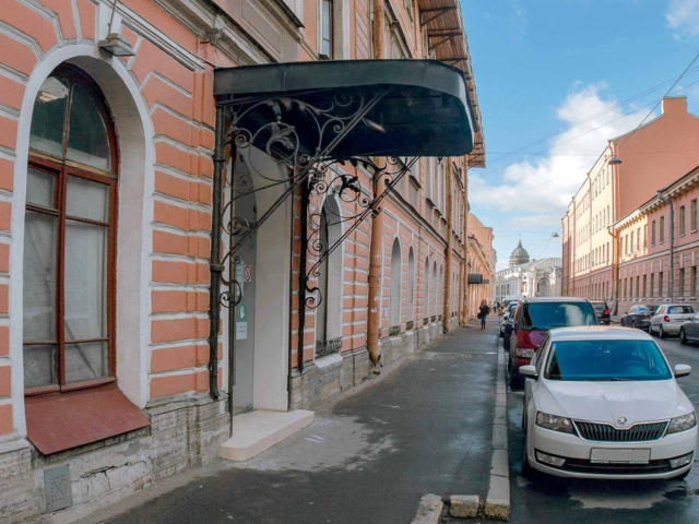 http://Друзья%20У%20Гостиного%20Двора%20(Druzya%20U%20Gostinogo%20Dvora)