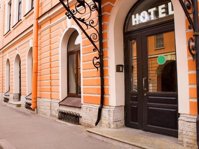 http://Yellow%20Hotel%20(Йеллоу%20Хотел)