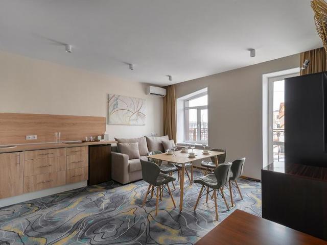 фотографии V Hotel & Rooftop Lounge (Ви Отель И Руфтоп Лаунж) изображение №20