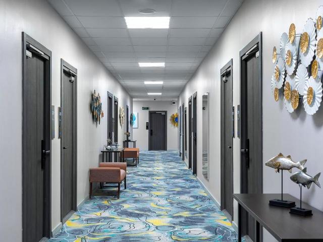 фото V Hotel & Rooftop Lounge (Ви Отель И Руфтоп Лаунж) изображение №18