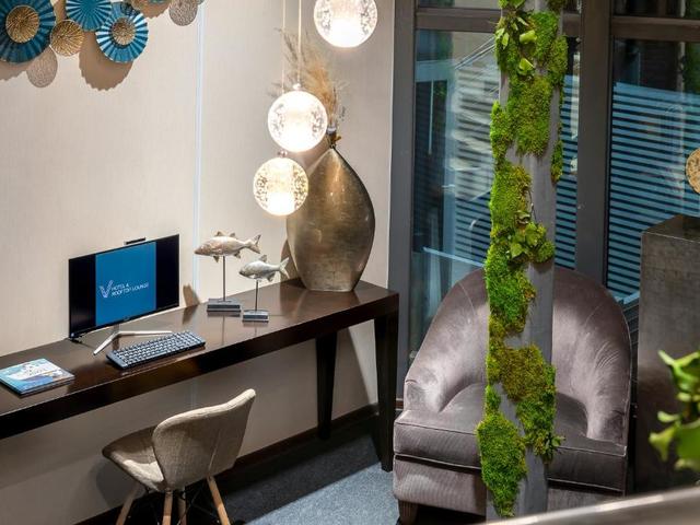 фото отеля V Hotel & Rooftop Lounge (Ви Отель И Руфтоп Лаунж) изображение №13