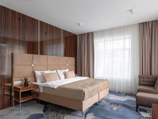 фото отеля V Hotel & Rooftop Lounge (Ви Отель И Руфтоп Лаунж) изображение №9