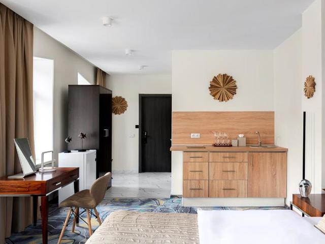 фотографии отеля V Hotel & Rooftop Lounge (Ви Отель И Руфтоп Лаунж) изображение №7