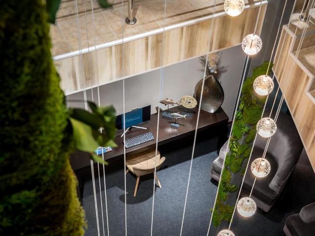 фотографии V Hotel & Rooftop Lounge (Ви Отель И Руфтоп Лаунж) изображение №4