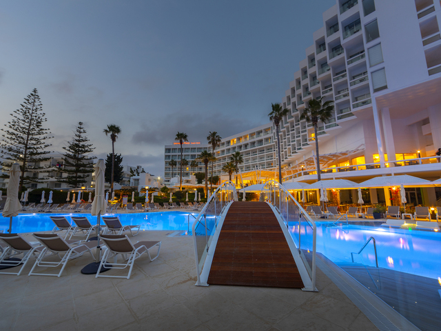 фотографии Leonardo Plaza Cypria Maris Beach Hotel & Spa (ex. Cyprotel Cypria Maris) изображение №8