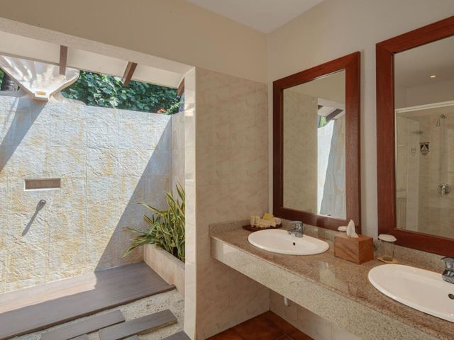 фото Adaaran Select Meedhupparu (ex. Meedhupparu Island Resort) изображение №30