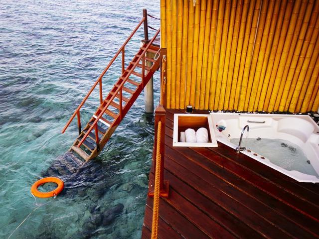 фотографии отеля Adaaran Prestige Water Villas (ex. Meedhupparu Water Villas) изображение №35
