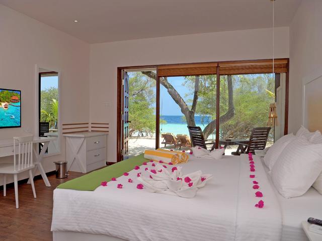 фото отеля Eriyadu Island Resort & Spa изображение №9
