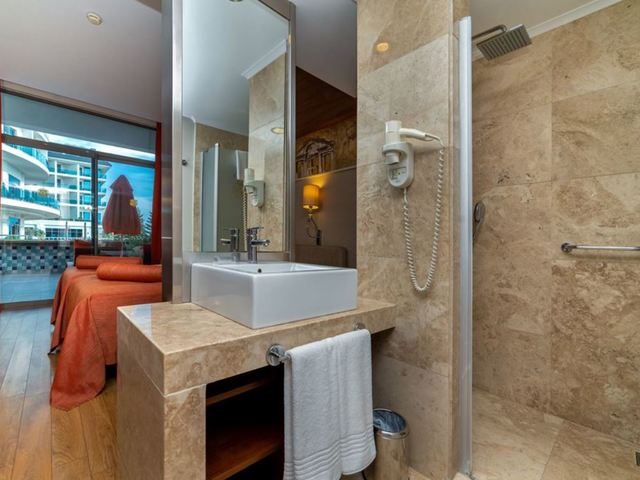 фотографии Commodore Elite Suites & Spa изображение №64