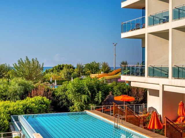 фотографии отеля Commodore Elite Suites & Spa изображение №63