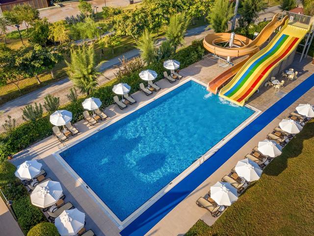 фото отеля Commodore Elite Suites & Spa изображение №49