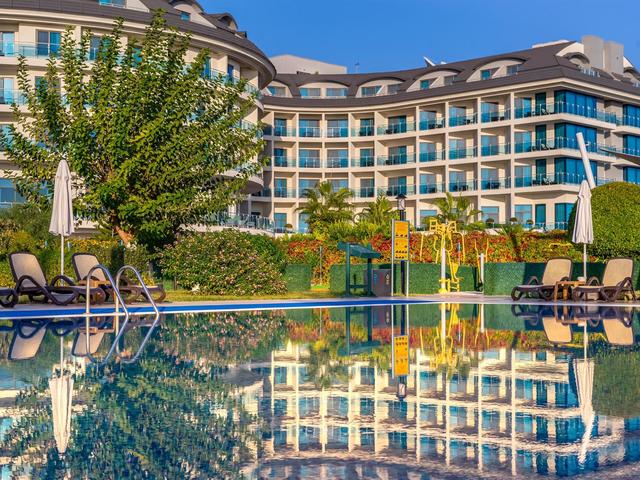 фотографии Commodore Elite Suites & Spa изображение №48